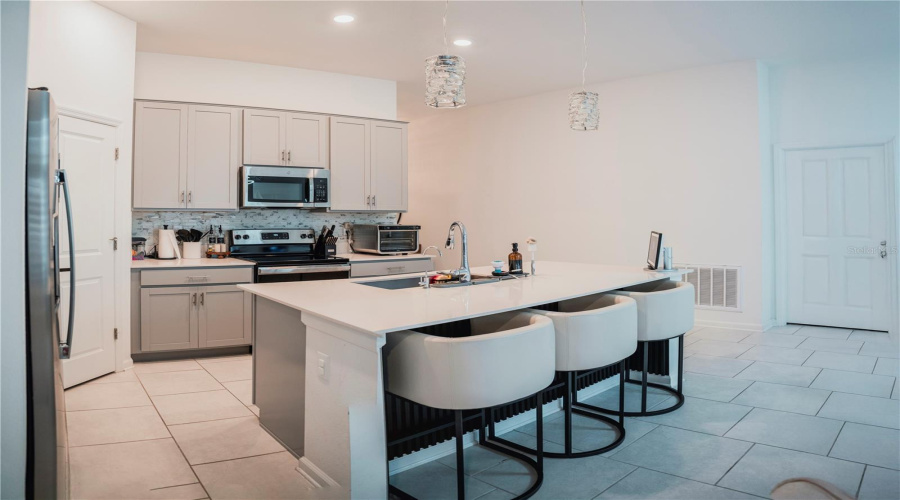 DAVENPORT, Florida 33837, 3 Bedrooms Bedrooms, ,2 BathroomsBathrooms,Residential,For Sale,BURNEY FALLS,0,MFRO6421708