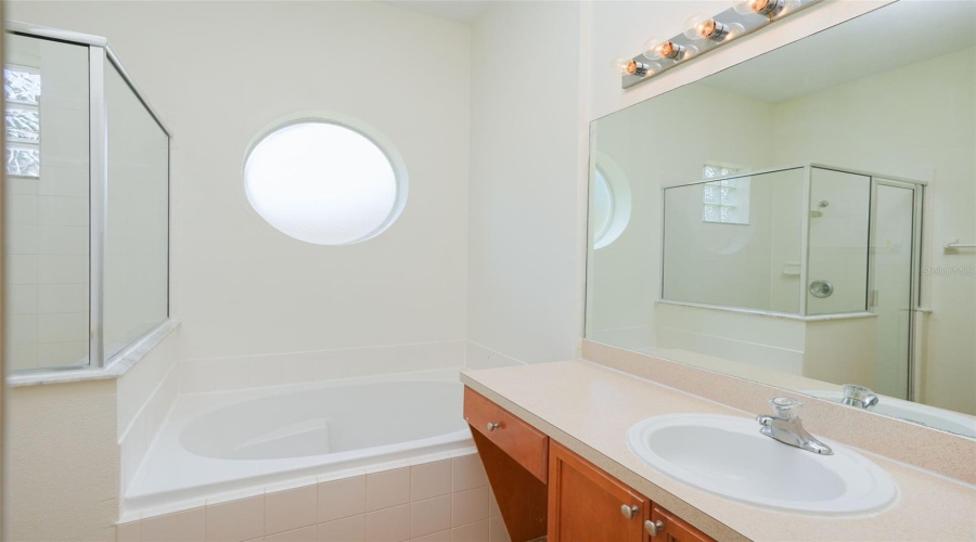 DAVENPORT, Florida 33897, 5 Bedrooms Bedrooms, ,3 BathroomsBathrooms,Residential,For Sale,BRUNELLO,0,MFRO6420583