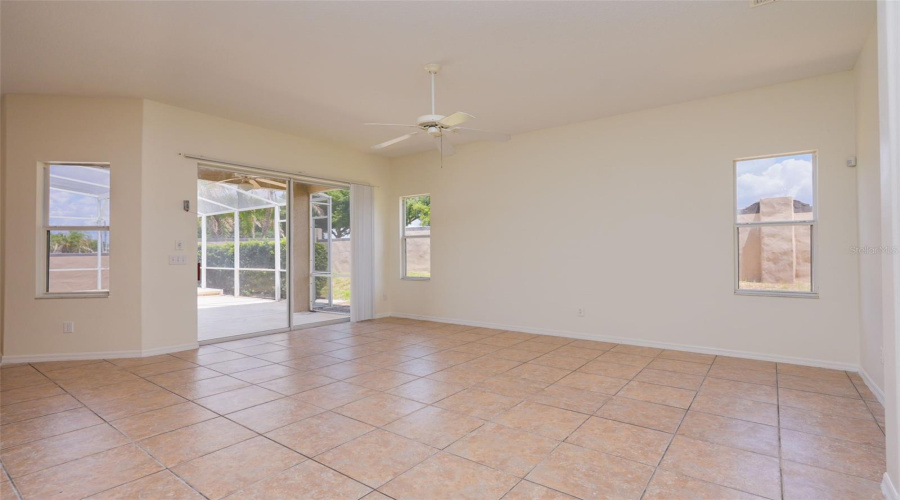 DAVENPORT, Florida 33897, 5 Bedrooms Bedrooms, ,3 BathroomsBathrooms,Residential,For Sale,BRUNELLO,0,MFRO6420583