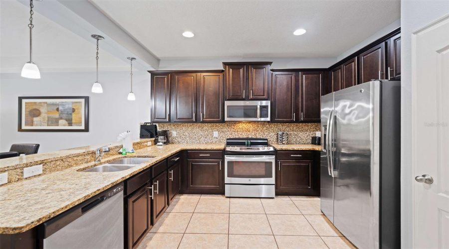 DAVENPORT, Florida 33896, 3 Bedrooms Bedrooms, ,2 BathroomsBathrooms,Residential,For Sale,BROOKSVILLE,0,MFRO6420145