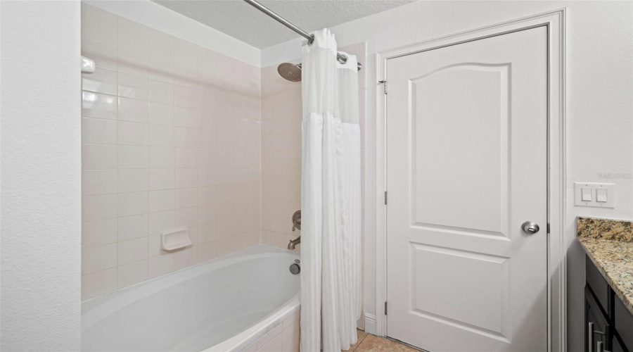 DAVENPORT, Florida 33896, 3 Bedrooms Bedrooms, ,2 BathroomsBathrooms,Residential,For Sale,BROOKSVILLE,0,MFRO6420145
