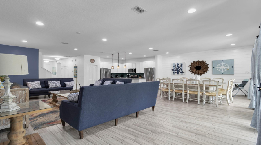 DAVENPORT, Florida 33837, 10 Bedrooms Bedrooms, ,8 BathroomsBathrooms,Residential,For Sale,OAKBOURNE,0,MFRS5152760