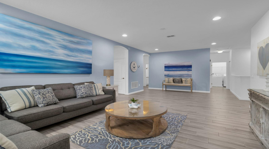 DAVENPORT, Florida 33837, 10 Bedrooms Bedrooms, ,8 BathroomsBathrooms,Residential,For Sale,OAKBOURNE,0,MFRS5152760