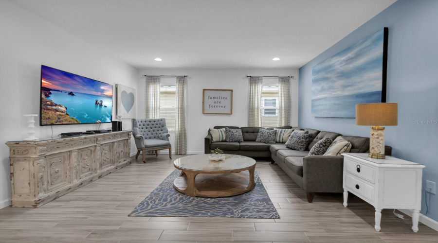 DAVENPORT, Florida 33837, 10 Bedrooms Bedrooms, ,8 BathroomsBathrooms,Residential,For Sale,OAKBOURNE,0,MFRS5152760