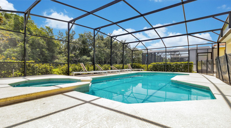 DAVENPORT, Florida 33837, 10 Bedrooms Bedrooms, ,8 BathroomsBathrooms,Residential,For Sale,OAKBOURNE,0,MFRS5152760
