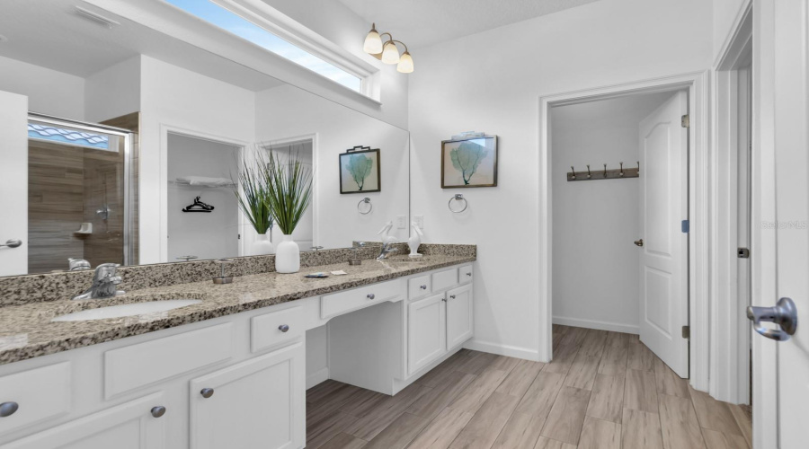 DAVENPORT, Florida 33837, 10 Bedrooms Bedrooms, ,8 BathroomsBathrooms,Residential,For Sale,OAKBOURNE,0,MFRS5152760