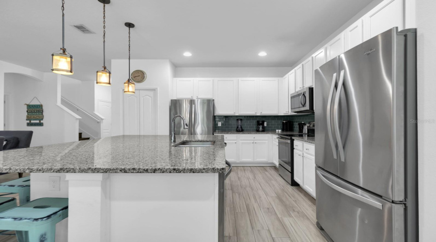 DAVENPORT, Florida 33837, 10 Bedrooms Bedrooms, ,8 BathroomsBathrooms,Residential,For Sale,OAKBOURNE,0,MFRS5152760
