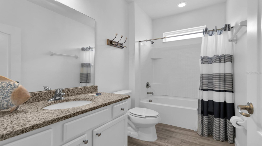 DAVENPORT, Florida 33837, 10 Bedrooms Bedrooms, ,8 BathroomsBathrooms,Residential,For Sale,OAKBOURNE,0,MFRS5152760