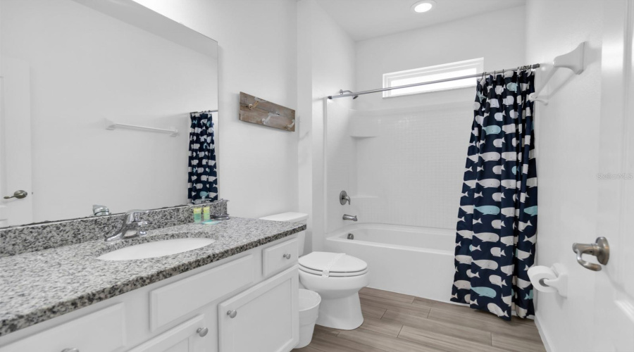DAVENPORT, Florida 33837, 10 Bedrooms Bedrooms, ,8 BathroomsBathrooms,Residential,For Sale,OAKBOURNE,0,MFRS5152760
