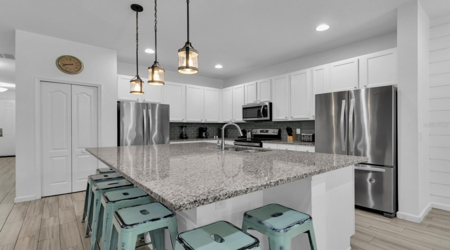 DAVENPORT, Florida 33837, 10 Bedrooms Bedrooms, ,8 BathroomsBathrooms,Residential,For Sale,OAKBOURNE,0,MFRS5152760