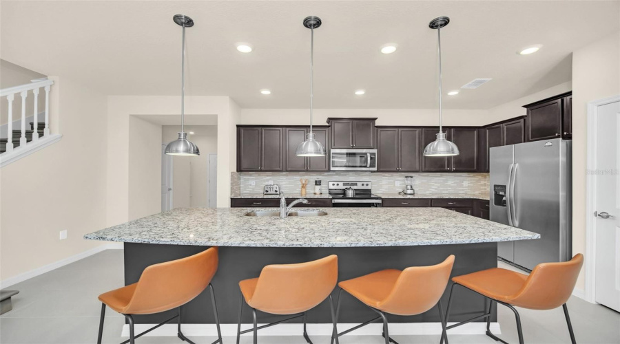 DAVENPORT, Florida 33897, 5 Bedrooms Bedrooms, ,4 BathroomsBathrooms,Residential,For Sale,LANA,0,MFRO6421670