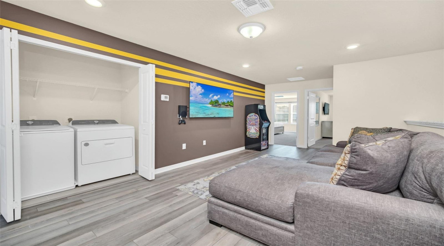 DAVENPORT, Florida 33897, 5 Bedrooms Bedrooms, ,4 BathroomsBathrooms,Residential,For Sale,LANA,0,MFRO6421670