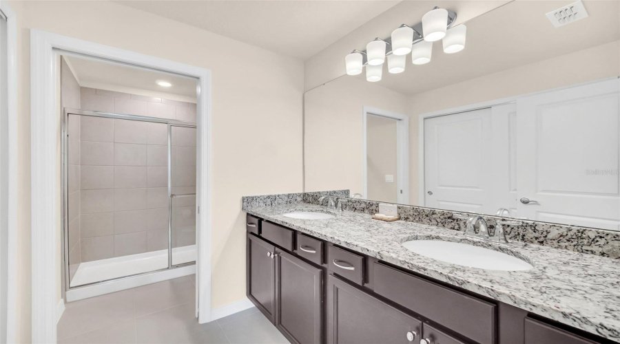 DAVENPORT, Florida 33897, 5 Bedrooms Bedrooms, ,4 BathroomsBathrooms,Residential,For Sale,LANA,0,MFRO6421670