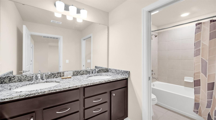 DAVENPORT, Florida 33897, 5 Bedrooms Bedrooms, ,4 BathroomsBathrooms,Residential,For Sale,LANA,0,MFRO6421670