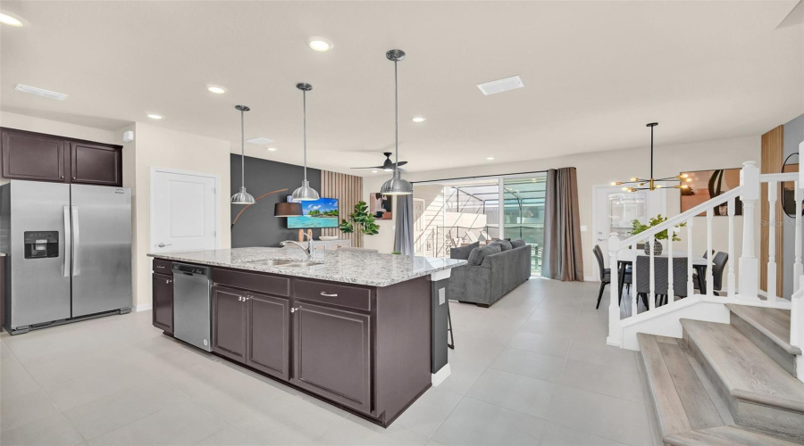 DAVENPORT, Florida 33897, 5 Bedrooms Bedrooms, ,4 BathroomsBathrooms,Residential,For Sale,LANA,0,MFRO6421670