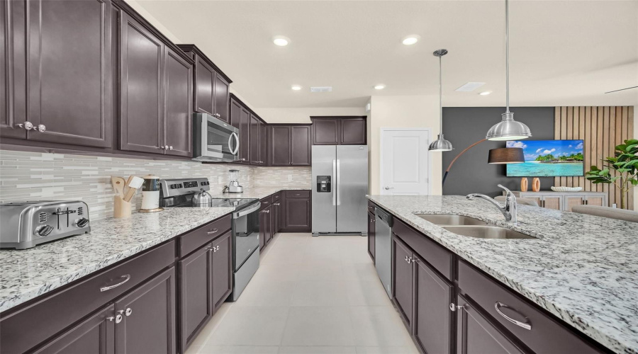 DAVENPORT, Florida 33897, 5 Bedrooms Bedrooms, ,4 BathroomsBathrooms,Residential,For Sale,LANA,0,MFRO6421670