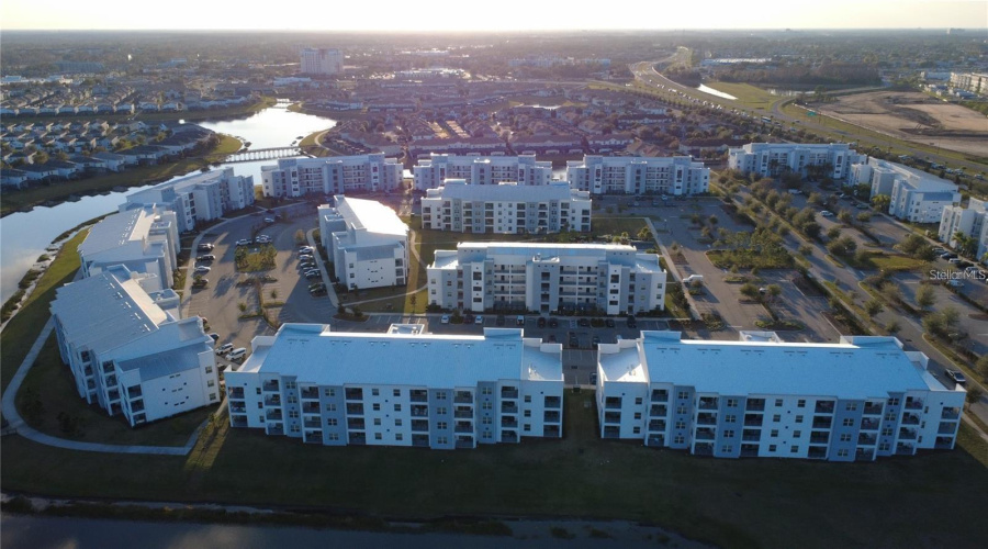 KISSIMMEE, Florida 34746, 2 Bedrooms Bedrooms, ,2 BathroomsBathrooms,Residential,For Sale,PARADOX,0,MFRO6421664