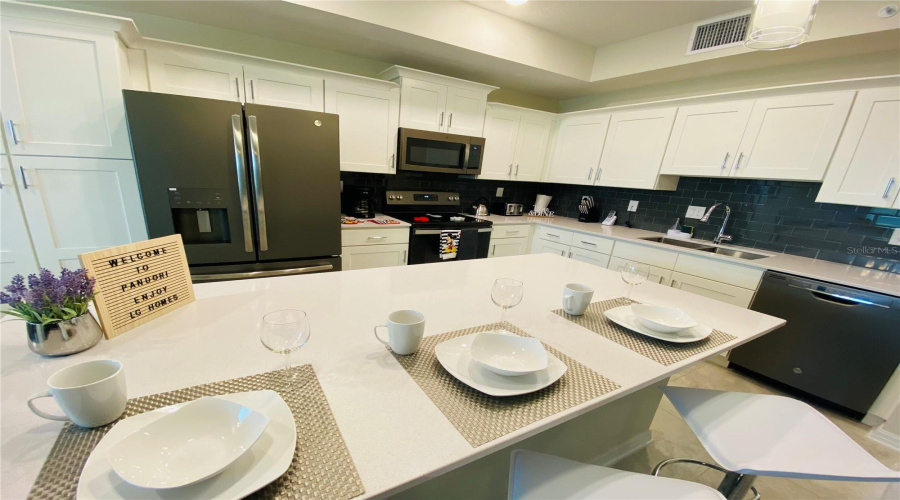 KISSIMMEE, Florida 34746, 2 Bedrooms Bedrooms, ,2 BathroomsBathrooms,Residential,For Sale,PARADOX,0,MFRO6421664