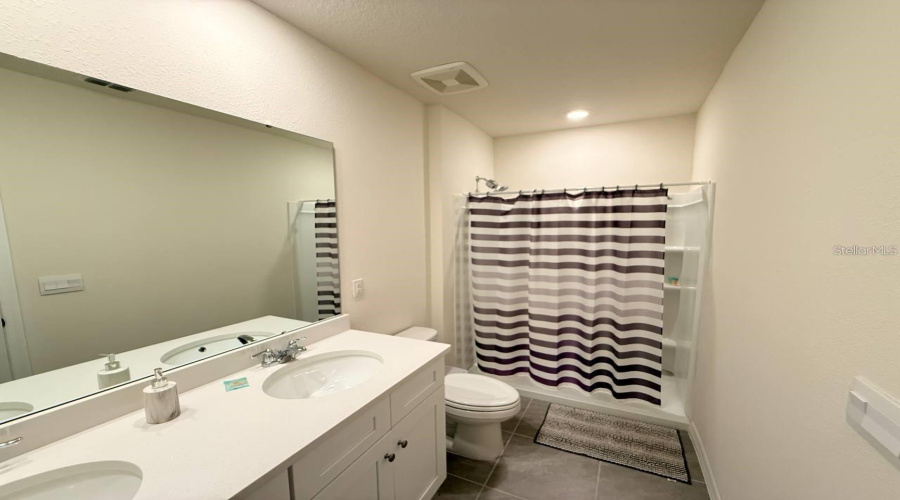 DAVENPORT, Florida 33837, 3 Bedrooms Bedrooms, ,2 BathroomsBathrooms,Residential,For Sale,PENGUIN,0,MFRO6421625