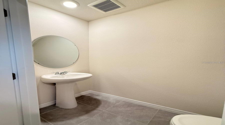 DAVENPORT, Florida 33837, 3 Bedrooms Bedrooms, ,2 BathroomsBathrooms,Residential,For Sale,PENGUIN,0,MFRO6421625