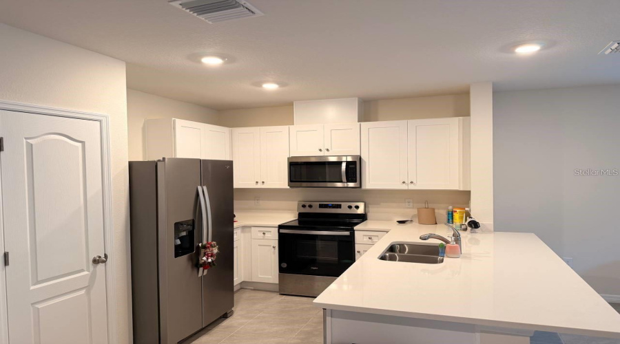 DAVENPORT, Florida 33837, 3 Bedrooms Bedrooms, ,2 BathroomsBathrooms,Residential,For Sale,PENGUIN,0,MFRO6421625