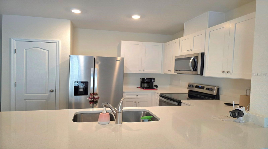 DAVENPORT, Florida 33837, 3 Bedrooms Bedrooms, ,2 BathroomsBathrooms,Residential,For Sale,PENGUIN,0,MFRO6421625