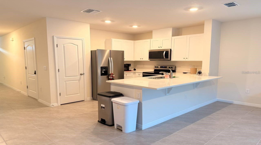 DAVENPORT, Florida 33837, 3 Bedrooms Bedrooms, ,2 BathroomsBathrooms,Residential,For Sale,PENGUIN,0,MFRO6421625