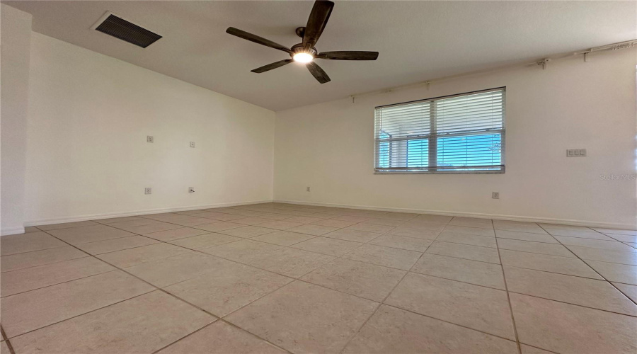 DAVENPORT, Florida 33897, 5 Bedrooms Bedrooms, ,3 BathroomsBathrooms,Residential,For Sale,BELLA VERANO,0,MFRO6421549
