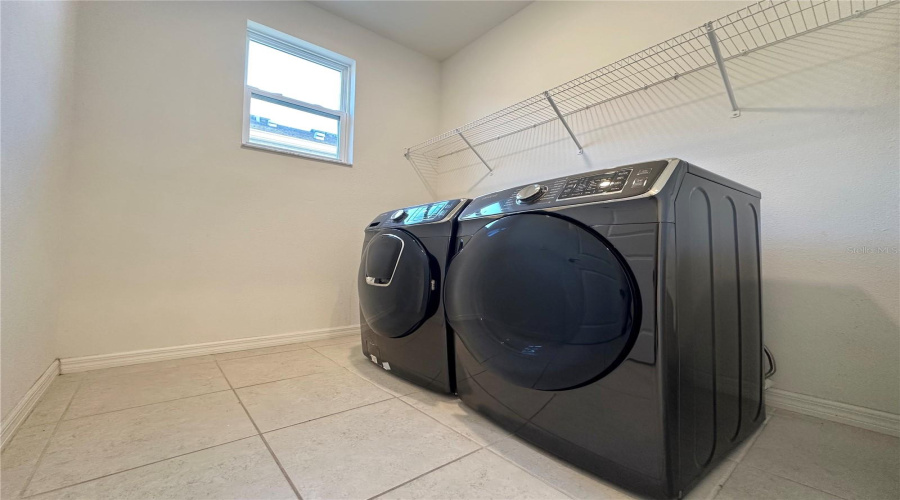 DAVENPORT, Florida 33897, 5 Bedrooms Bedrooms, ,3 BathroomsBathrooms,Residential,For Sale,BELLA VERANO,0,MFRO6421549