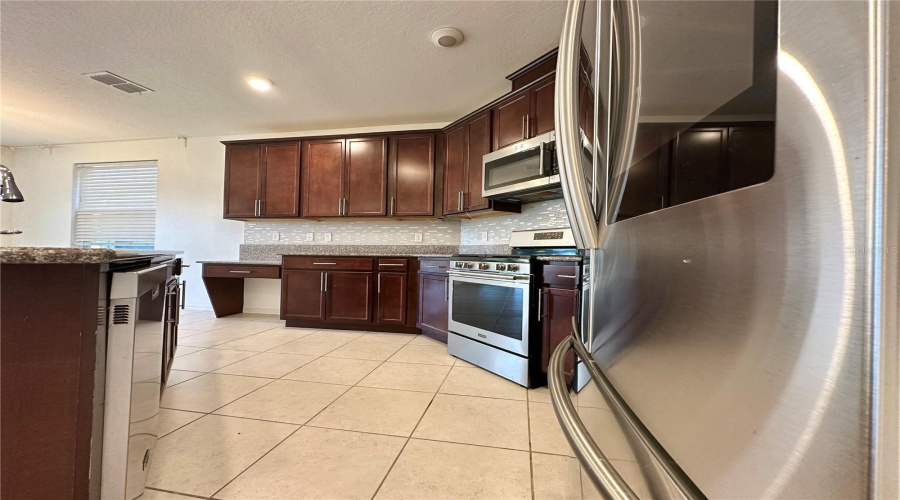 DAVENPORT, Florida 33897, 5 Bedrooms Bedrooms, ,3 BathroomsBathrooms,Residential,For Sale,BELLA VERANO,0,MFRO6421549