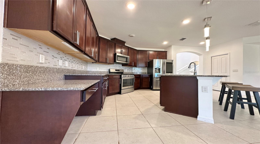 DAVENPORT, Florida 33897, 5 Bedrooms Bedrooms, ,3 BathroomsBathrooms,Residential,For Sale,BELLA VERANO,0,MFRO6421549