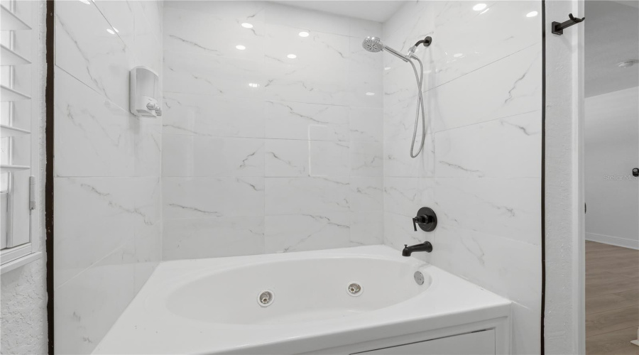 DAVENPORT, Florida 33897, 3 Bedrooms Bedrooms, ,2 BathroomsBathrooms,Residential,For Sale,CALABRIA,0,MFRO6421590