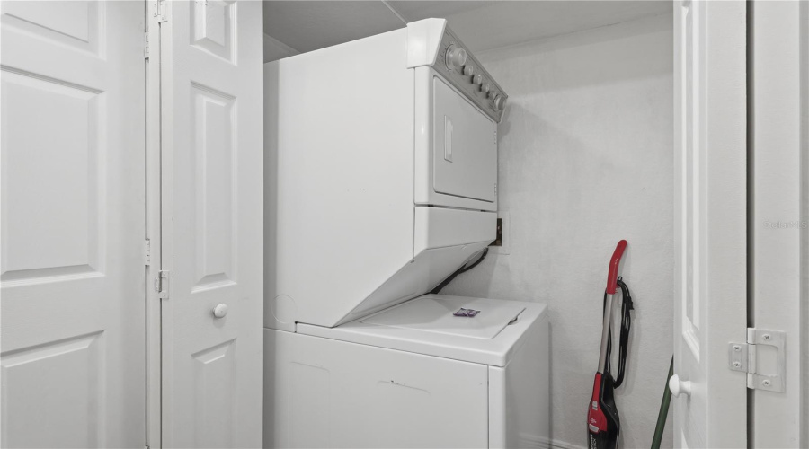 DAVENPORT, Florida 33897, 3 Bedrooms Bedrooms, ,2 BathroomsBathrooms,Residential,For Sale,CALABRIA,0,MFRO6421590