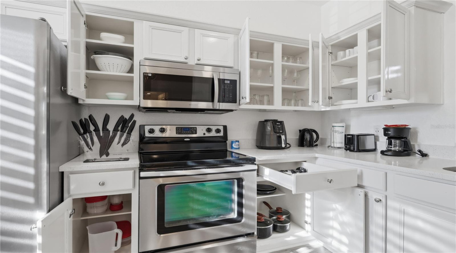 DAVENPORT, Florida 33897, 3 Bedrooms Bedrooms, ,2 BathroomsBathrooms,Residential,For Sale,CALABRIA,0,MFRO6421590