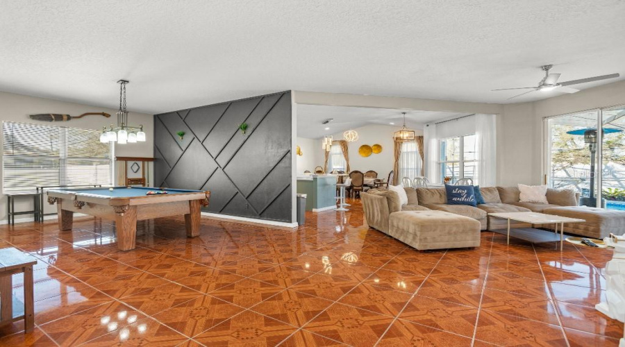 DAVENPORT, Florida 33897, 5 Bedrooms Bedrooms, ,3 BathroomsBathrooms,Residential,For Sale,CORVINA,0,MFRTB8523948