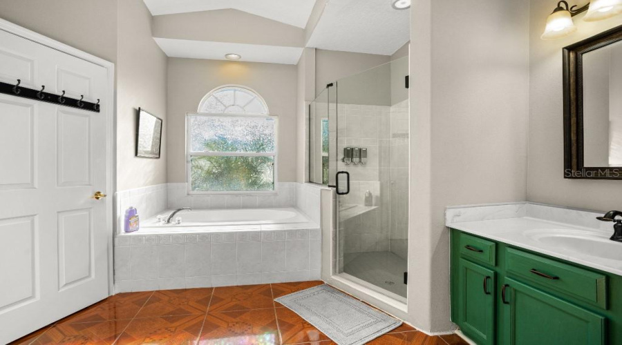 DAVENPORT, Florida 33897, 5 Bedrooms Bedrooms, ,3 BathroomsBathrooms,Residential,For Sale,CORVINA,0,MFRTB8523948