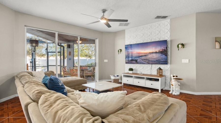 DAVENPORT, Florida 33897, 5 Bedrooms Bedrooms, ,3 BathroomsBathrooms,Residential,For Sale,CORVINA,0,MFRTB8523948