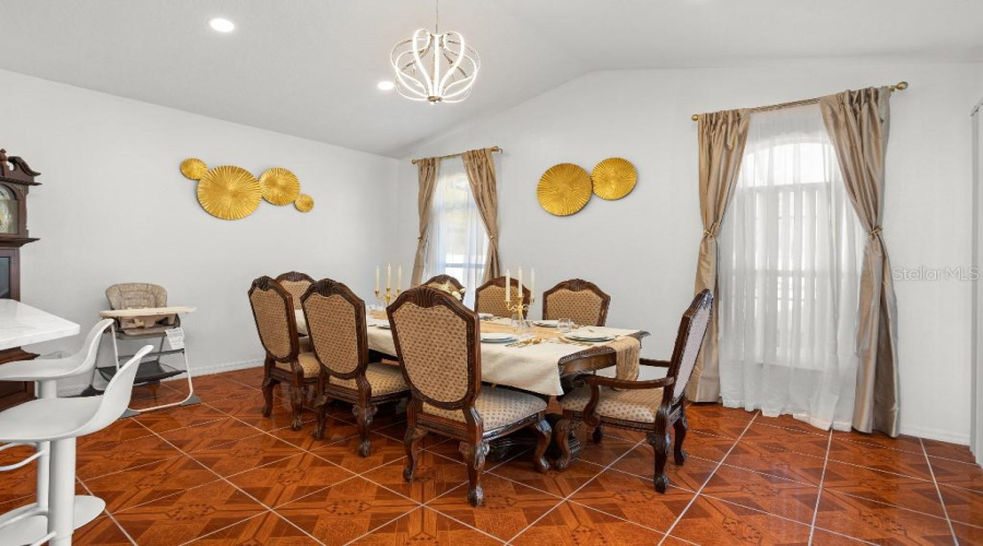 DAVENPORT, Florida 33897, 5 Bedrooms Bedrooms, ,3 BathroomsBathrooms,Residential,For Sale,CORVINA,0,MFRTB8523948