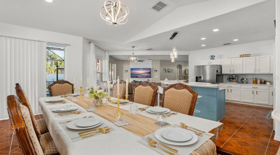 DAVENPORT, Florida 33897, 5 Bedrooms Bedrooms, ,3 BathroomsBathrooms,Residential,For Sale,CORVINA,0,MFRTB8523948