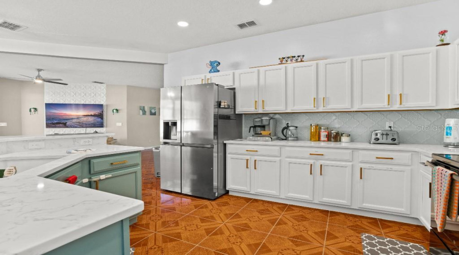 DAVENPORT, Florida 33897, 5 Bedrooms Bedrooms, ,3 BathroomsBathrooms,Residential,For Sale,CORVINA,0,MFRTB8523948