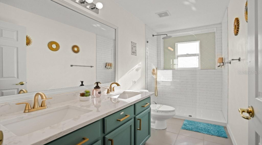 DAVENPORT, Florida 33897, 5 Bedrooms Bedrooms, ,3 BathroomsBathrooms,Residential,For Sale,CORVINA,0,MFRTB8523948
