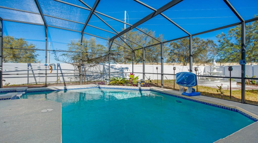 DAVENPORT, Florida 33897, 5 Bedrooms Bedrooms, ,3 BathroomsBathrooms,Residential,For Sale,CORVINA,0,MFRTB8523948