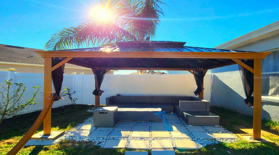 DAVENPORT, Florida 33897, 5 Bedrooms Bedrooms, ,3 BathroomsBathrooms,Residential,For Sale,CORVINA,0,MFRTB8523948