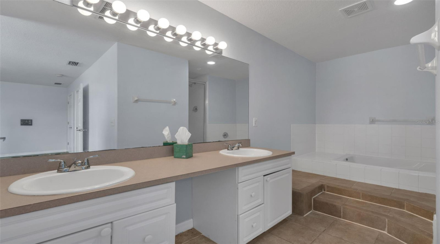 DAVENPORT, Florida 33897, 3 Bedrooms Bedrooms, ,3 BathroomsBathrooms,Residential,For Sale,AUSTRALIAN,0,MFRG5114424