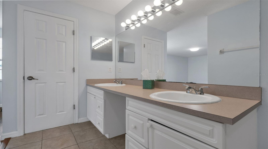 DAVENPORT, Florida 33897, 3 Bedrooms Bedrooms, ,3 BathroomsBathrooms,Residential,For Sale,AUSTRALIAN,0,MFRG5114424