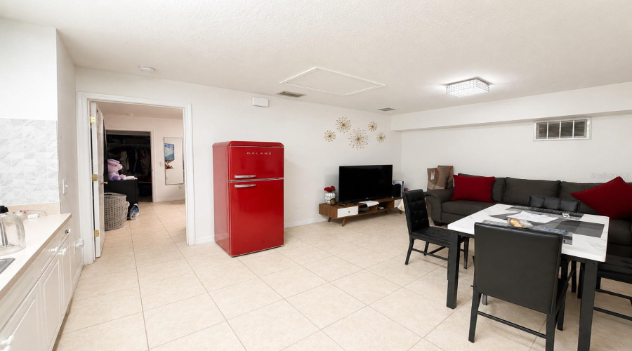 Front Unit, Currently Leased