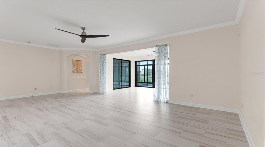 DAVENPORT, Florida 33896, 4 Bedrooms Bedrooms, ,2 BathroomsBathrooms,Residential,For Sale,DOVE VALLEY WAY,0,MFRS5152621