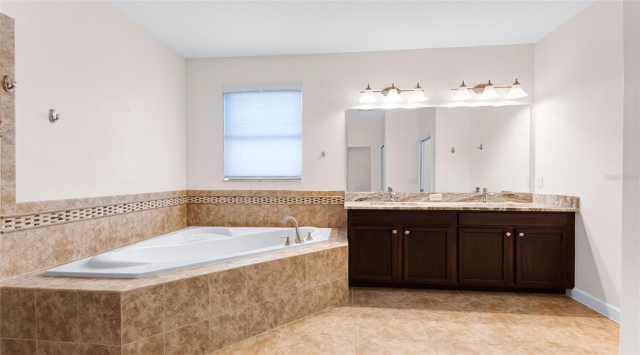 DAVENPORT, Florida 33896, 4 Bedrooms Bedrooms, ,2 BathroomsBathrooms,Residential,For Sale,DOVE VALLEY WAY,0,MFRS5152621