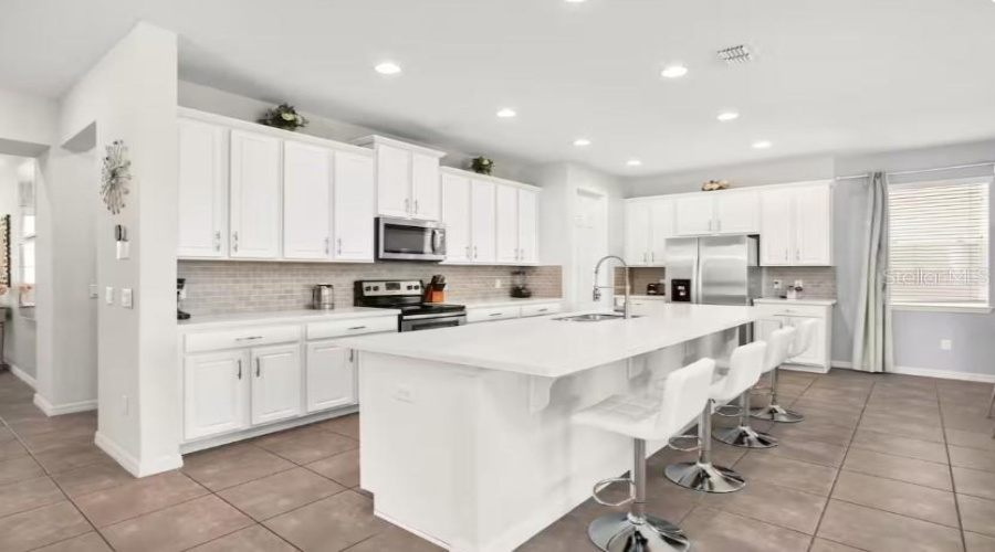 KISSIMMEE, Florida 34747, 9 Bedrooms Bedrooms, ,6 BathroomsBathrooms,Residential,For Sale,NASSAU POINT,0,MFRO6421816
