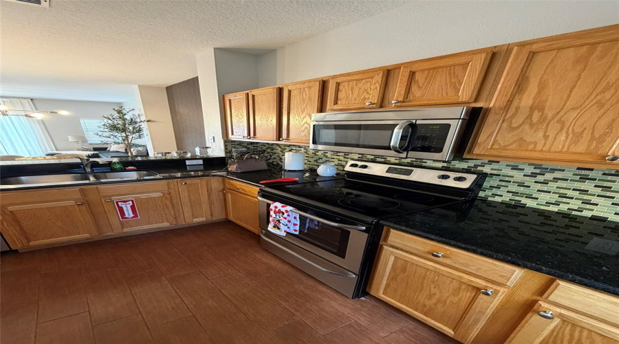 KISSIMMEE, Florida 34747, 3 Bedrooms Bedrooms, ,2 BathroomsBathrooms,Residential,For Sale,BAY LILLY,0,MFRO6371280